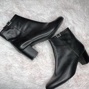 Newport leather booties only tried on size 10.5